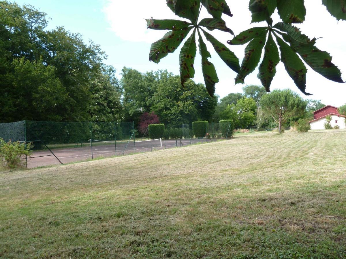 Chateau Rosemont - Grande Maison Familiale Campagne Dans Le Medoc Avec Piscine Et Tennis A 15 Mn Bordeaux Labarde Екстериор снимка